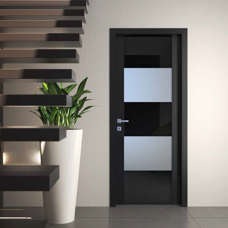 Porta in legno laccato opaco lucido nero